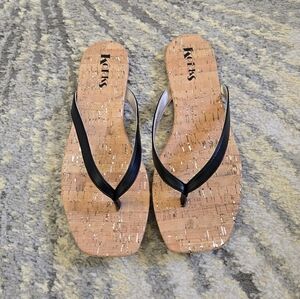 New In Box Korks Flip Flops